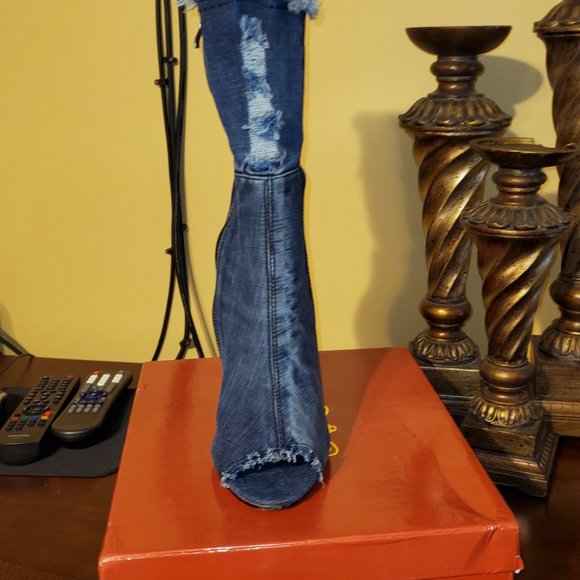 boot - Picture 2 of 2